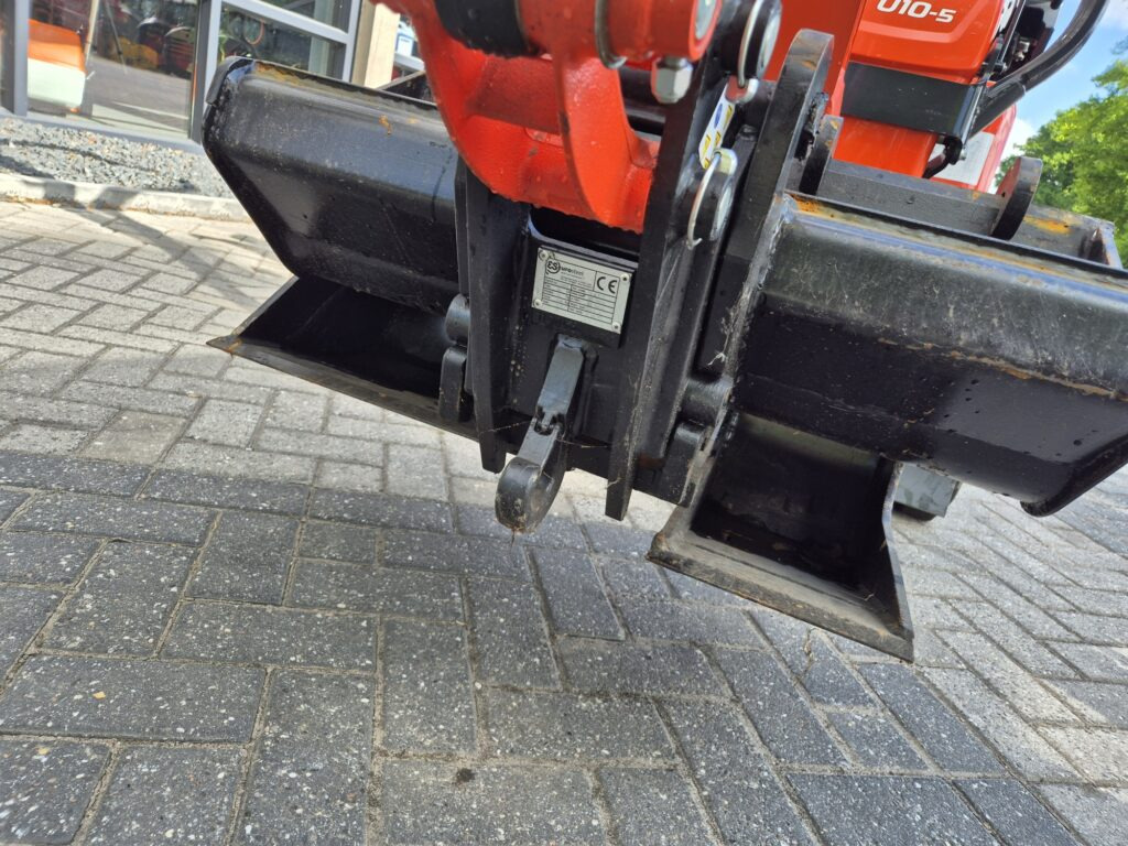 Mini excavator KUBOTA U10-5: picture 7