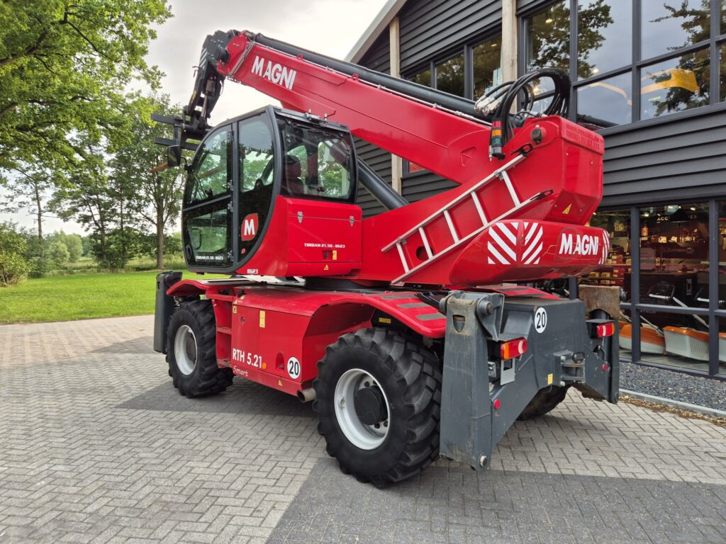 MAGNI RTH 5.21 Smart D/C - Telescopic handler: picture 3 MAGNI RTH 5.21 Smart D/C - Telescopic handler: picture 3
