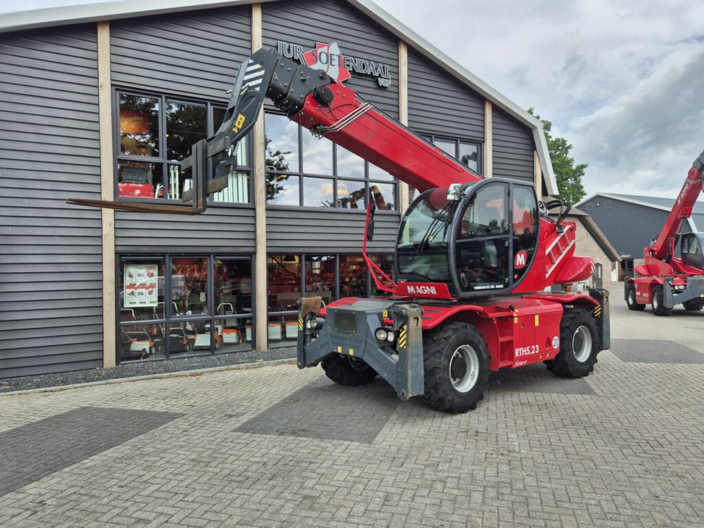 MAGNI RTH 5.23 Smart D/C - Telescopic handler: picture 2 MAGNI RTH 5.23 Smart D/C - Telescopic handler: picture 2