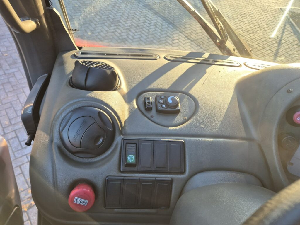 Telescopic handler MANITOU MRT 2150+ privilege: picture 15