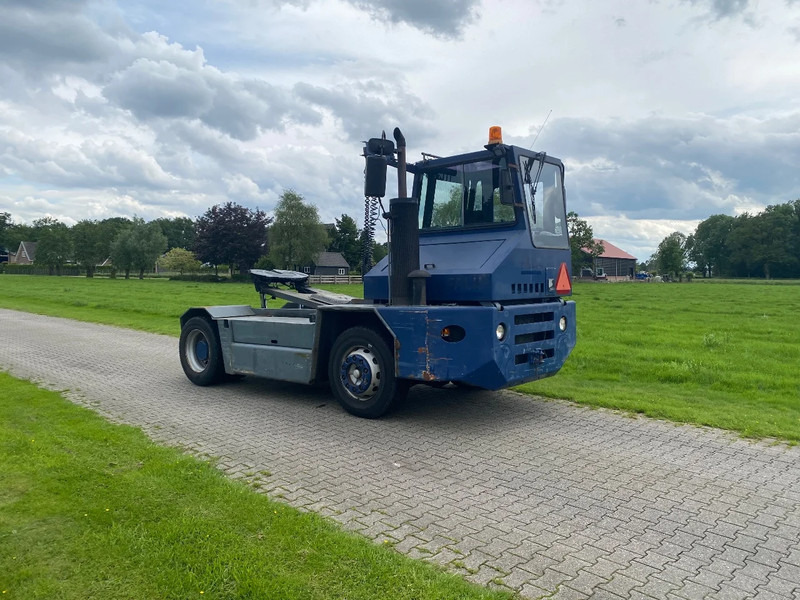 Sisu E TRX 182 | HYDROLIC | CENTRAL LUBRIGATION | NO RUST !!! - Terminal tractor: picture 2 Sisu E TRX 182 | HYDROLIC | CENTRAL LUBRIGATION | NO RUST !!! - Terminal tractor: picture 2