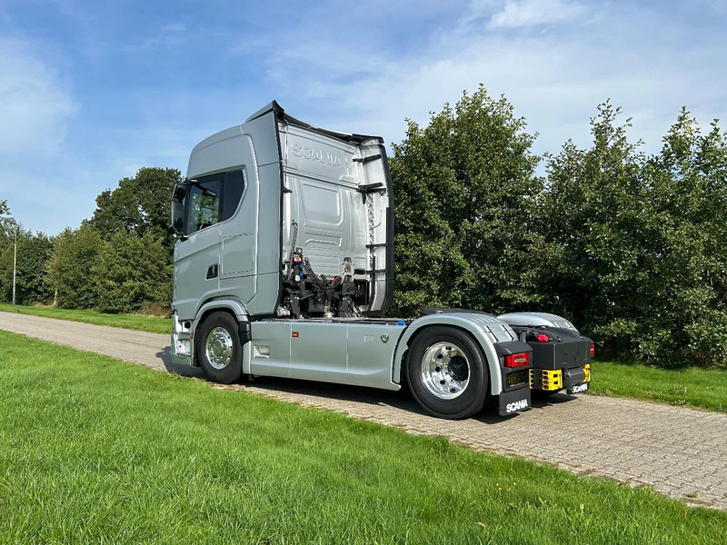 Scania 660S V8 NGS | 4x2 NB | 6 BALON SUSPENSION | RETARDER | FULL-AIR | PTO PREP. | PARK-COOLER | - Tractor unit: picture 3 Scania 660S V8 NGS | 4x2 NB | 6 BALON SUSPENSION | RETARDER | FULL-AIR | PTO PREP. | PARK-COOLER | - Tractor unit: picture 3