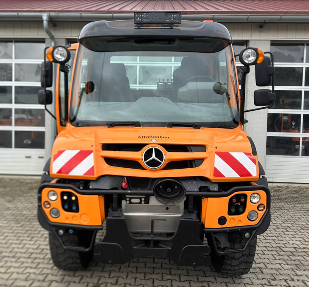Municipal/ Special vehicle Unimog 530 - U530 405 44301 Mercedes Benz 405: picture 9 Municipal/ Special vehicle Unimog 530 - U530 405 44301 Mercedes Benz 405: picture 9