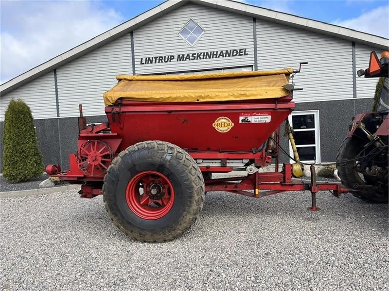 Bredal B 4 Med overbygning og presenning på - Fertilizer spreader: picture 1 Bredal B 4 Med overbygning og presenning på - Fertilizer spreader: picture 1