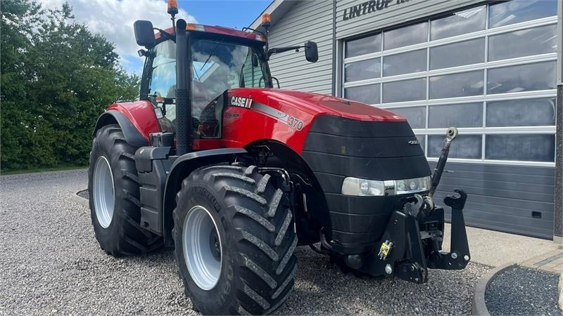 Farm tractor Case IH Magnum 370 CVX Med fronlift: picture 22