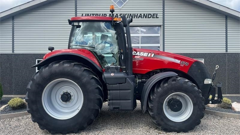 Farm tractor Case IH Magnum 370 CVX Med fronlift: picture 13