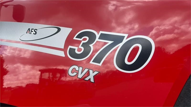 Farm tractor Case IH Magnum 370 CVX Med fronlift: picture 12