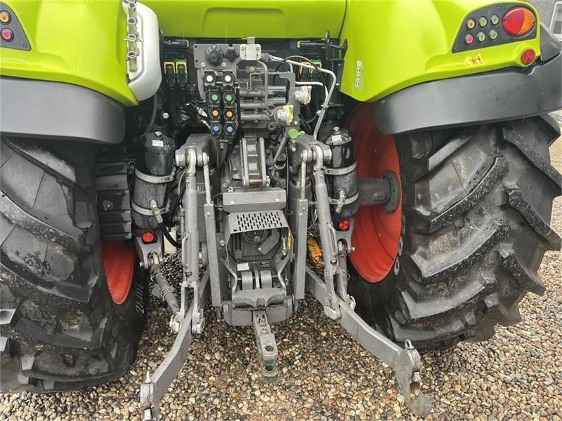 Claas Arion 440 CIS med frontlæsser - Farm tractor: picture 4 Claas Arion 440 CIS med frontlæsser - Farm tractor: picture 4