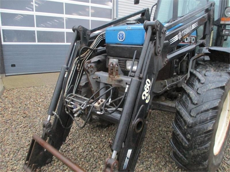 New Holland 7740 SLE Turbo Med frontlæsser og frontlift.  - Farm tractor: picture 4 New Holland 7740 SLE Turbo Med frontlæsser og frontlift.  - Farm tractor: picture 4