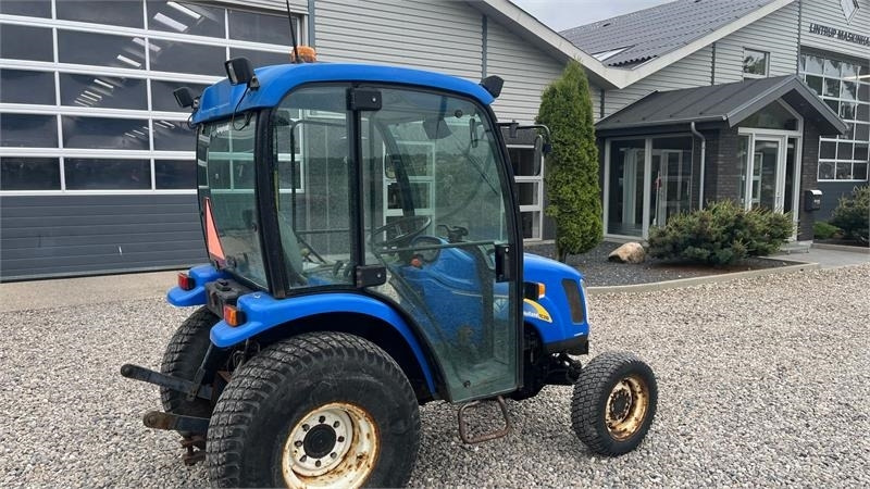 Farm tractor New Holland TC35DA: picture 14