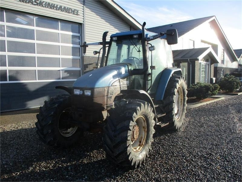 New Holland TS115 SLE - Farm tractor: picture 5 New Holland TS115 SLE - Farm tractor: picture 5