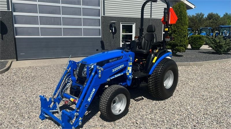 Solis H26 HST Turfdæk og Frontlæsser - Municipal tractor: picture 2 Solis H26 HST Turfdæk og Frontlæsser - Municipal tractor: picture 2