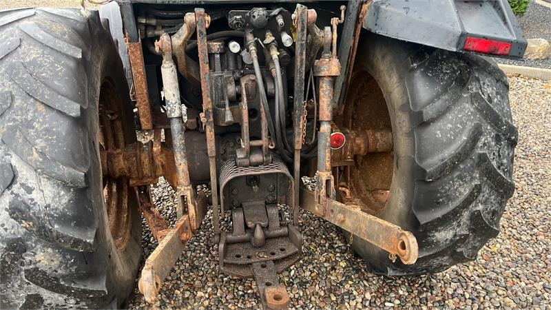 Valmet 455 Med en slags frontlift - Farm tractor: picture 4 Valmet 455 Med en slags frontlift - Farm tractor: picture 4