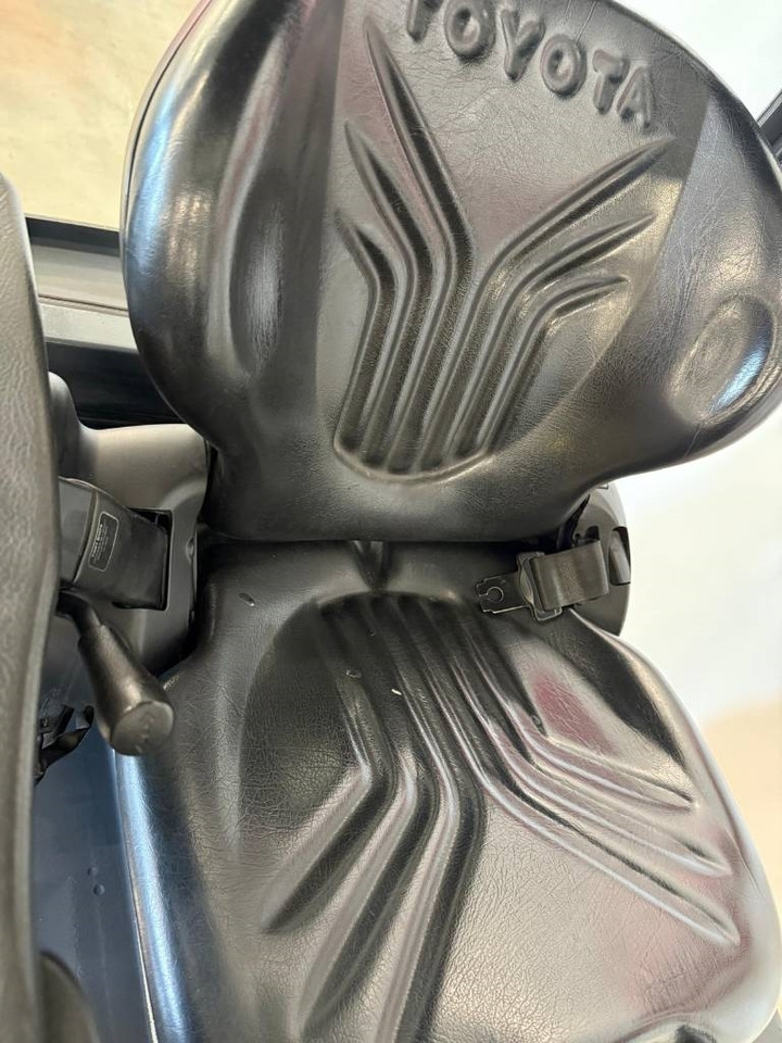 Toyota 10995 - 8FBET15  - Electric forklift: picture 5 Toyota 10995 - 8FBET15  - Electric forklift: picture 5