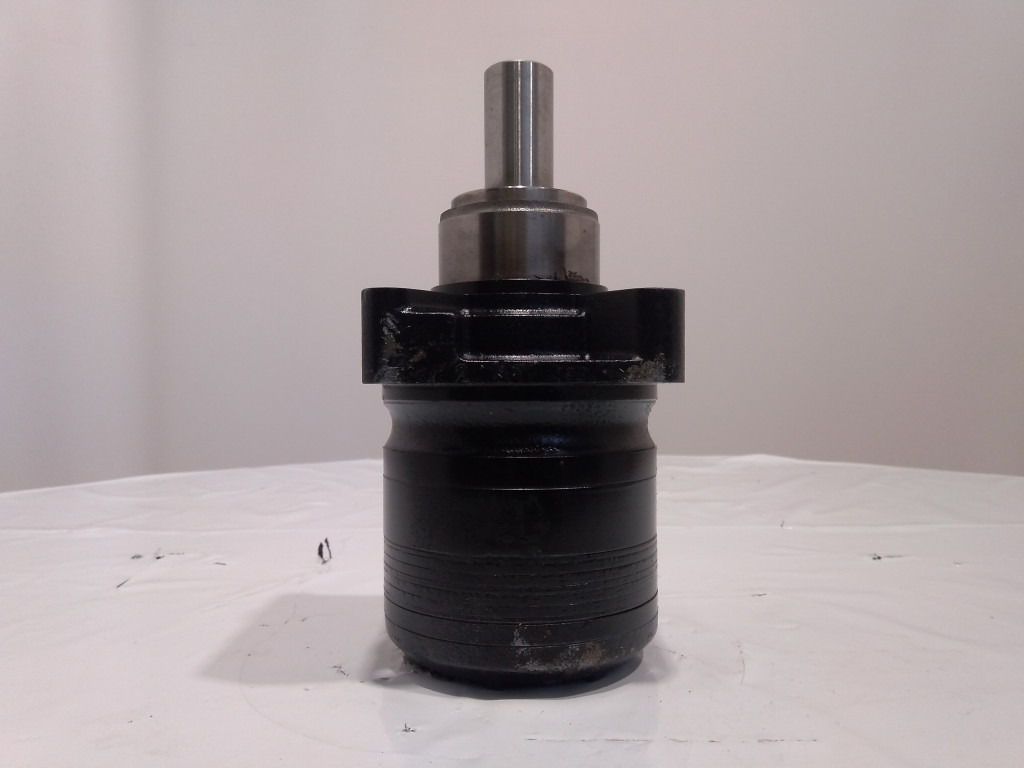 Caterpillar 1702173 - Hydraulic motor for Construction machinery: picture 1 Caterpillar 1702173 - Hydraulic motor for Construction machinery: picture 1