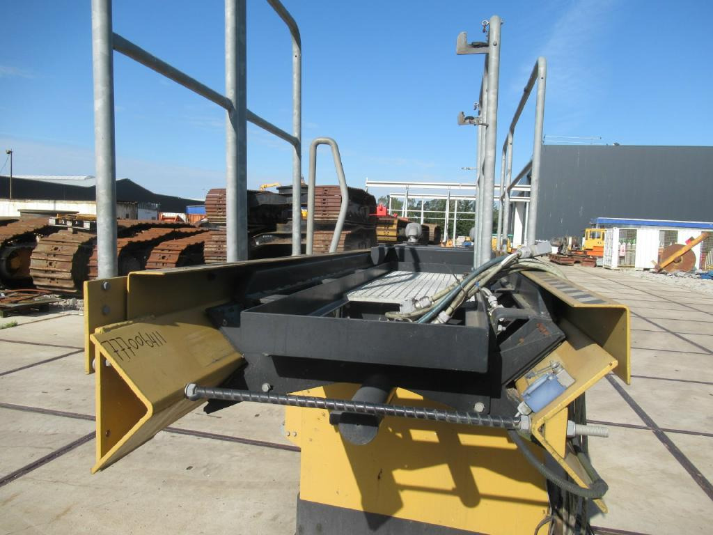 Caterpillar 365B - - Frame/ Chassis for Construction machinery: picture 2 Caterpillar 365B - - Frame/ Chassis for Construction machinery: picture 2