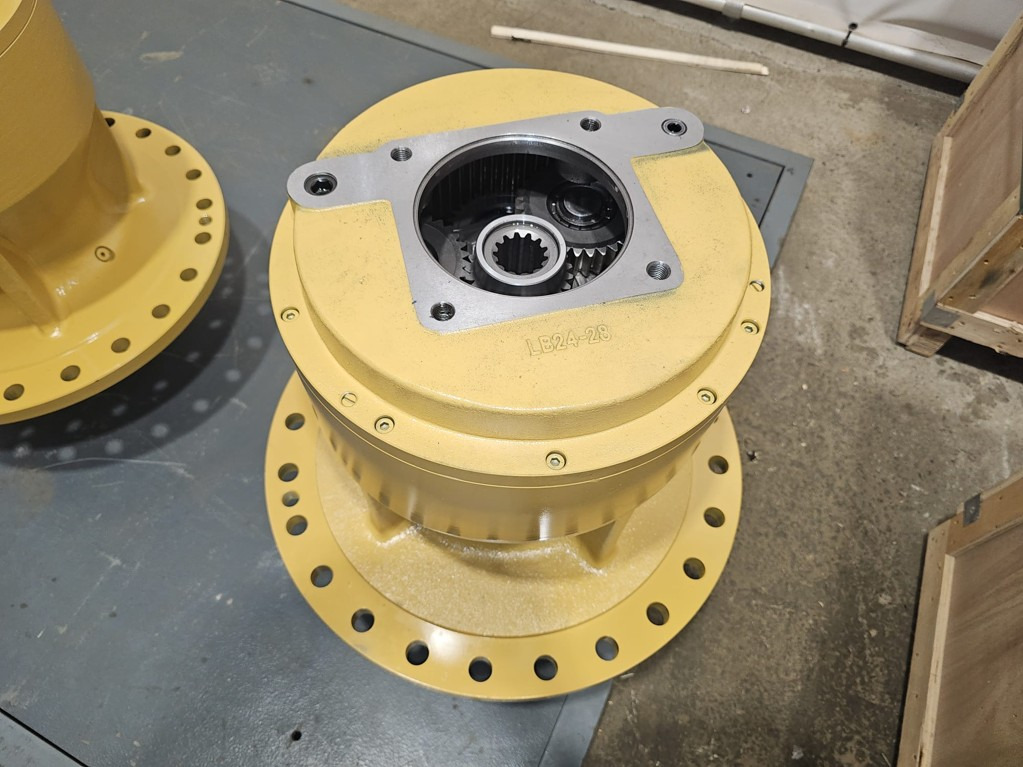 Caterpillar 5367288 - 5842586 - Axle and parts for Construction machinery: picture 3 Caterpillar 5367288 - 5842586 - Axle and parts for Construction machinery: picture 3