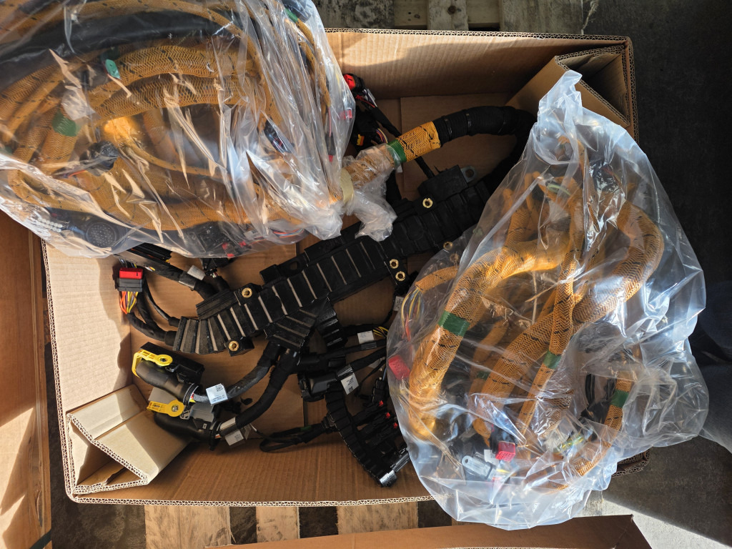 Caterpillar 6341687 - Cables/ Wire harness for Construction machinery: picture 2 Caterpillar 6341687 - Cables/ Wire harness for Construction machinery: picture 2