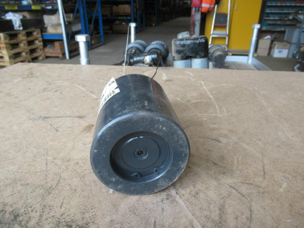 Kobelco LP64D00003F6 - Track roller for Construction machinery: picture 3 Kobelco LP64D00003F6 - Track roller for Construction machinery: picture 3