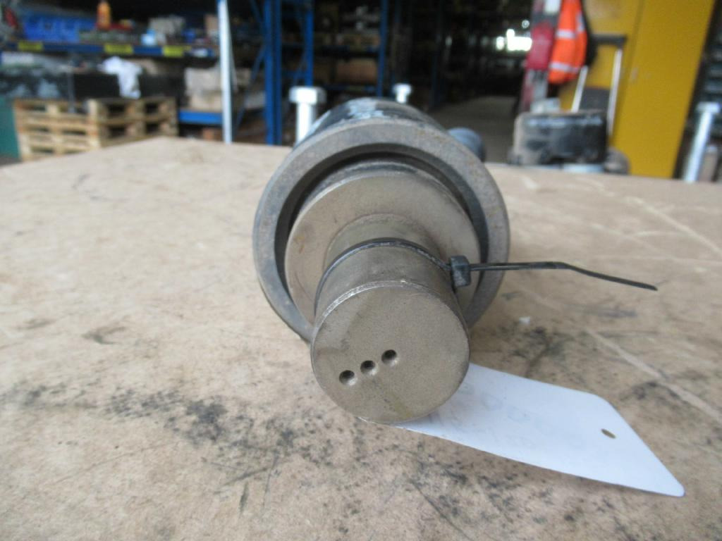 Kobelco LP64D00003F6 - Track roller for Construction machinery: picture 2 Kobelco LP64D00003F6 - Track roller for Construction machinery: picture 2