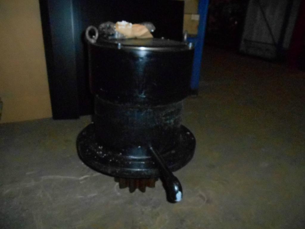Swing motor for Construction machinery Kobelco LQ32W00009F1 - LQ32W00009F2: picture 6