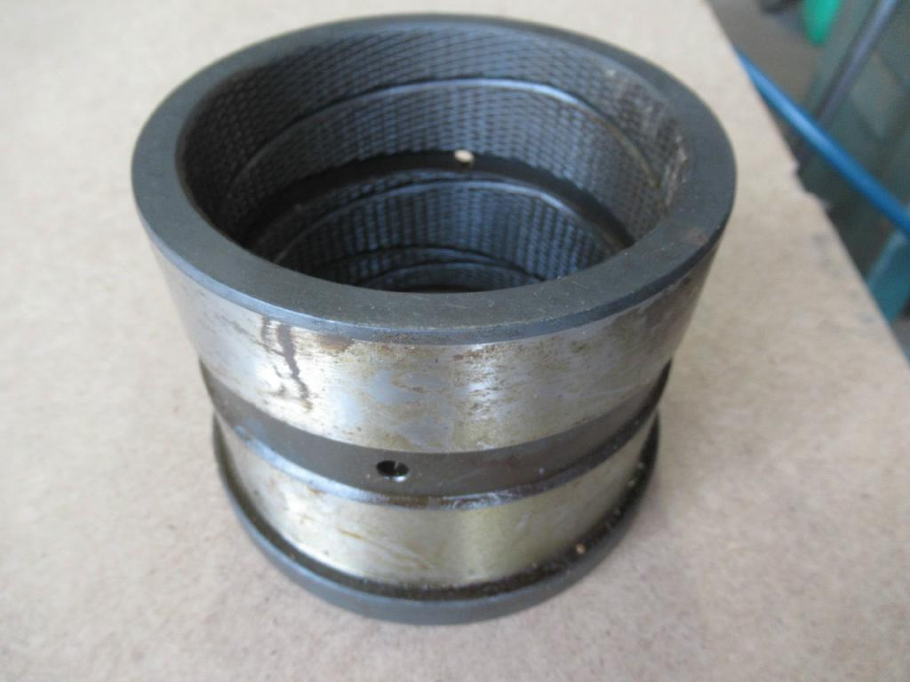 Liebherr 9388873 001 - - Piston/ Ring/ Bushing for Construction machinery: picture 1 Liebherr 9388873 001 - - Piston/ Ring/ Bushing for Construction machinery: picture 1