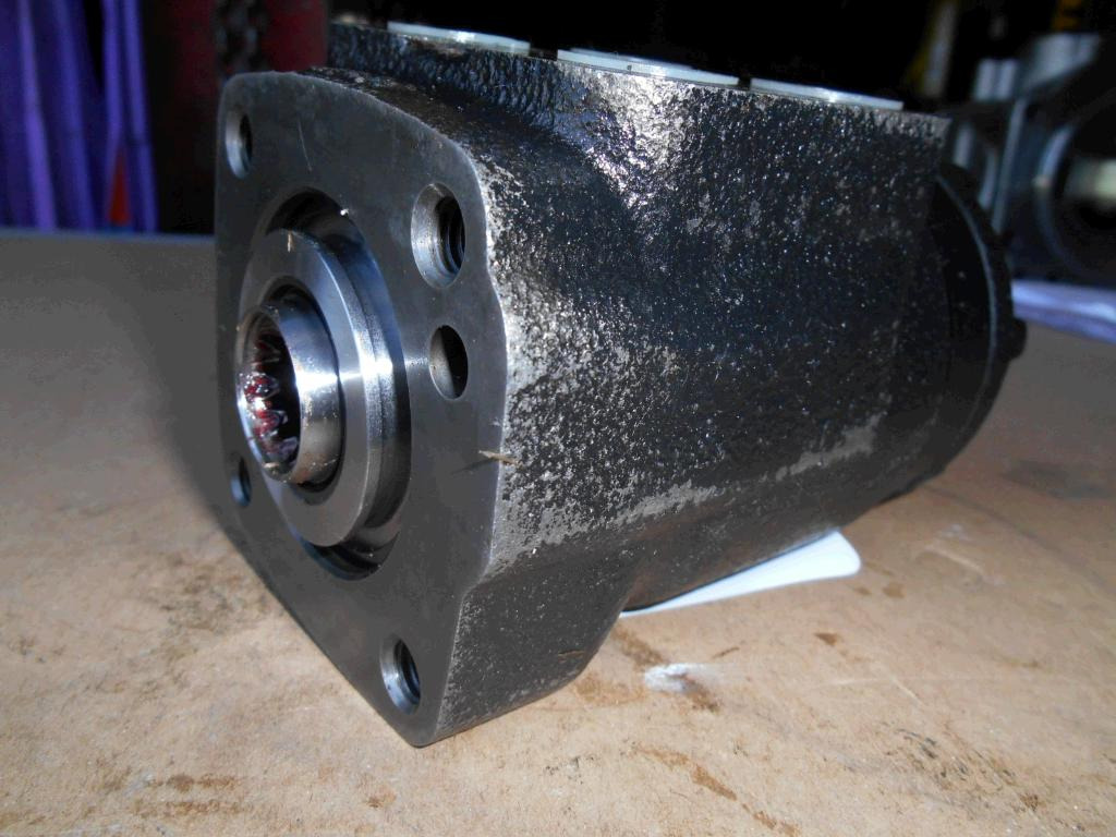 New Holland 4403248 - Hydraulic motor for Construction machinery: picture 4 New Holland 4403248 - Hydraulic motor for Construction machinery: picture 4