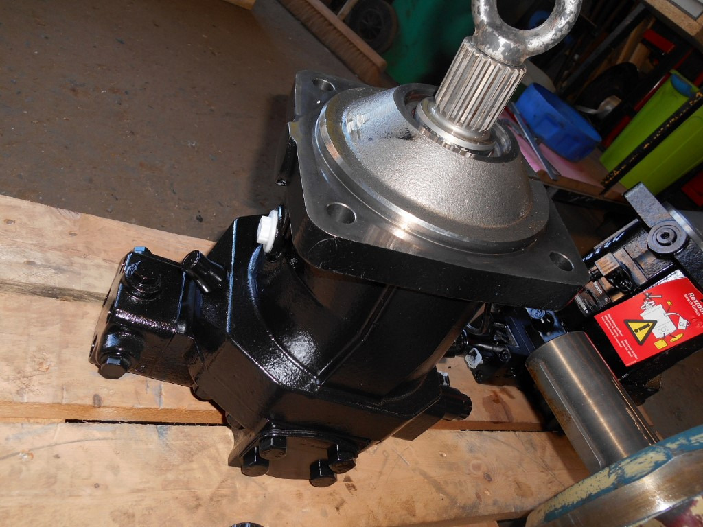 New Holland 84345391 - Hydraulic motor for Construction machinery: picture 3 New Holland 84345391 - Hydraulic motor for Construction machinery: picture 3