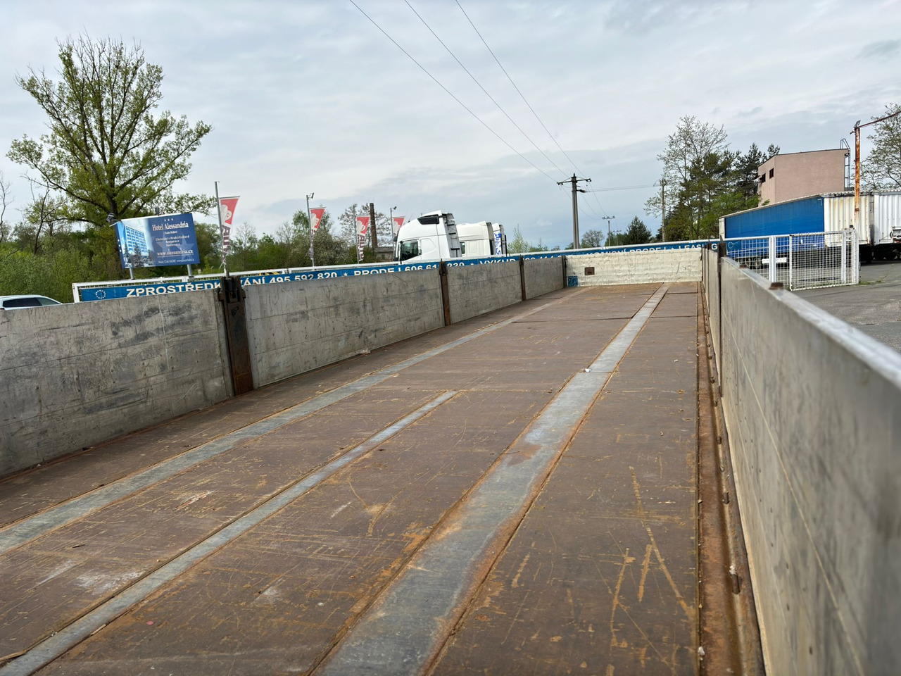 Dropside/ Flatbed semi-trailer KÖGEL SN 24: picture 9