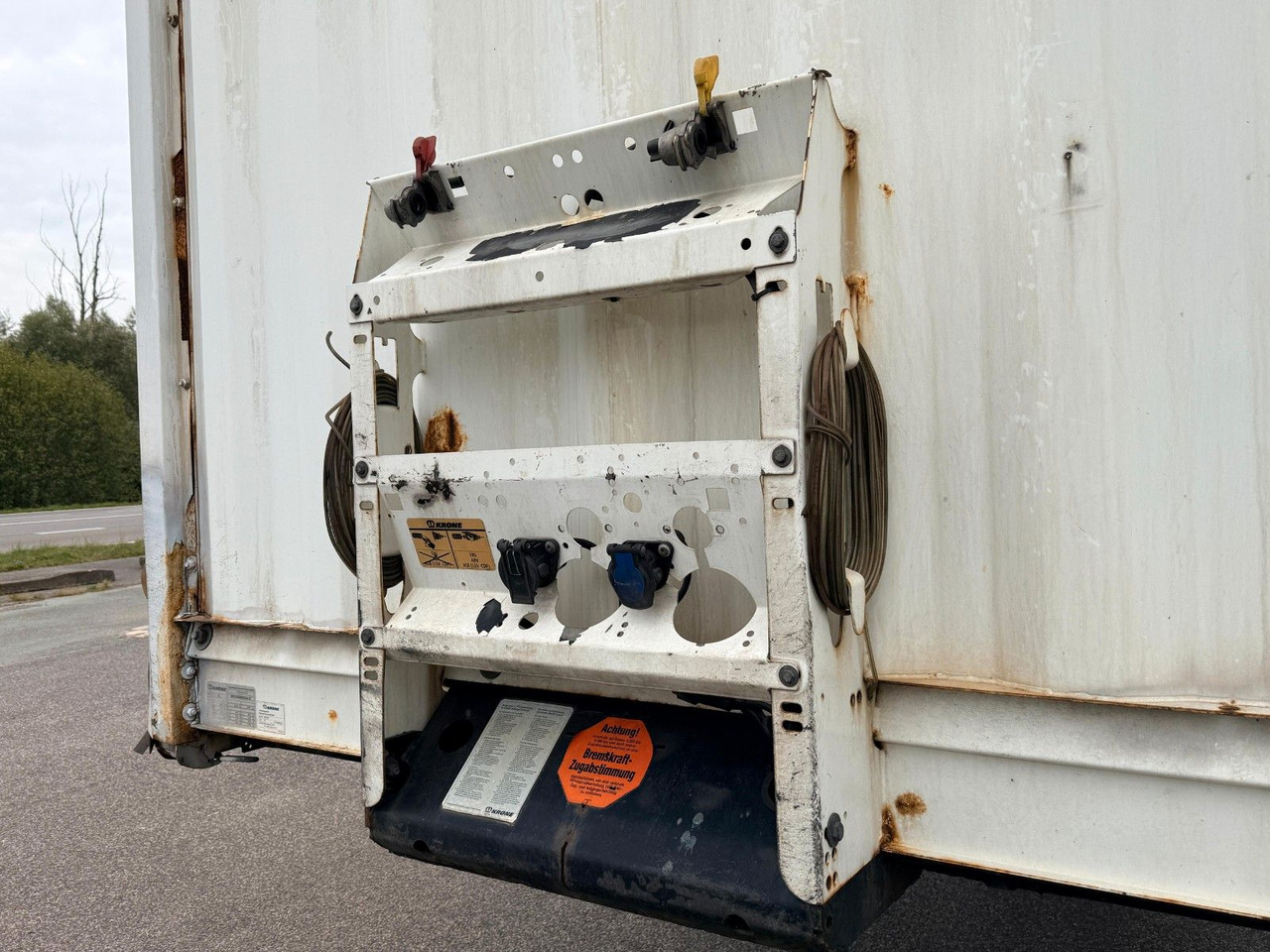 Krone SD - Curtainsider semi-trailer: picture 2 Krone SD - Curtainsider semi-trailer: picture 2