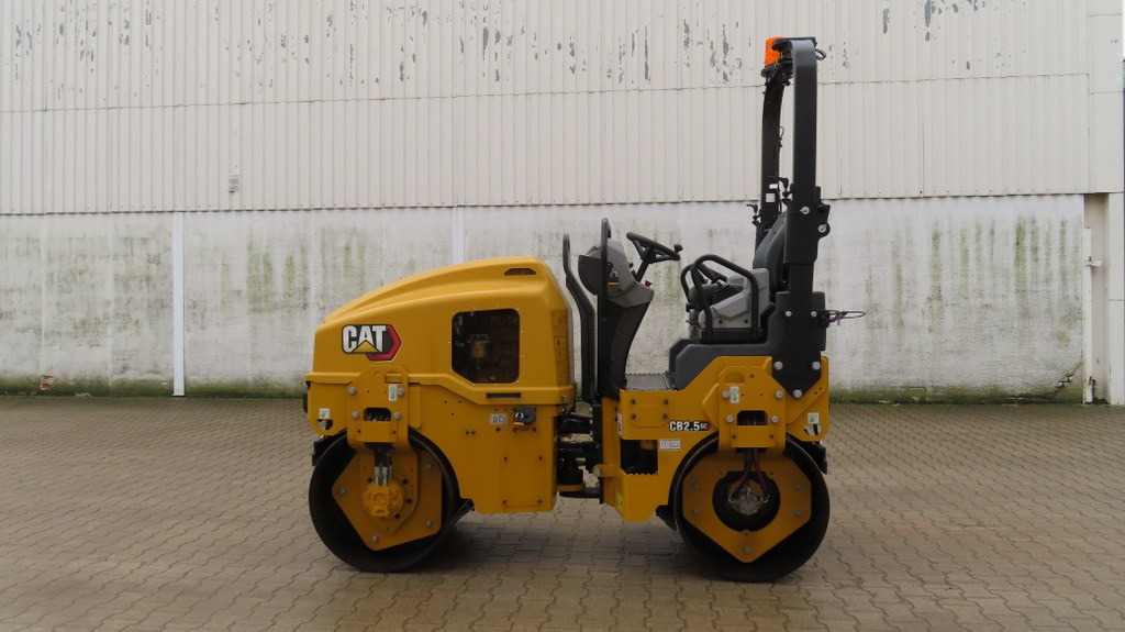 Caterpillar CB 2.5 GC - Road roller: picture 5 Caterpillar CB 2.5 GC - Road roller: picture 5