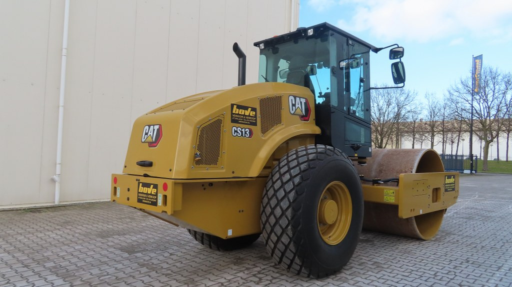 Caterpillar CS13 - Compactor: picture 2 Caterpillar CS13 - Compactor: picture 2