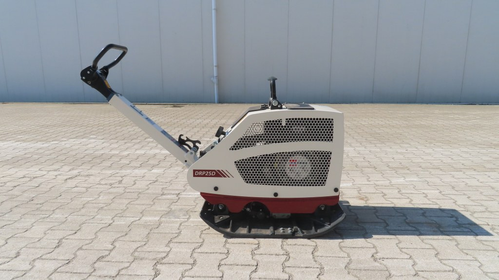 Dynapac DRP25D - Vibratory plate: picture 1 Dynapac DRP25D - Vibratory plate: picture 1