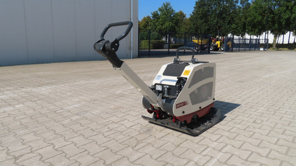 Dynapac DRP25D - Vibratory plate: picture 2 Dynapac DRP25D - Vibratory plate: picture 2
