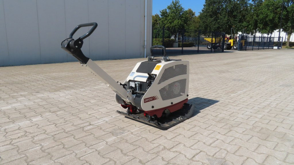 Dynapac DRP25D - Vibratory plate: picture 2 Dynapac DRP25D - Vibratory plate: picture 2