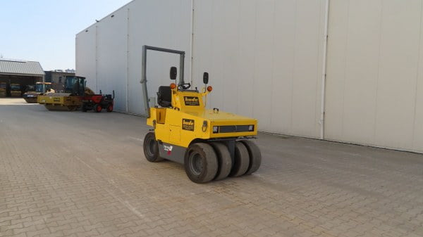 Pneumatic roller Sakai TS 160: picture 8 Pneumatic roller Sakai TS 160: picture 8