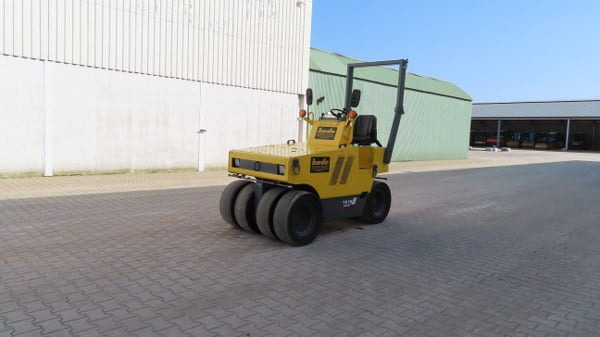 Pneumatic roller Sakai TS 160: picture 6 Pneumatic roller Sakai TS 160: picture 6