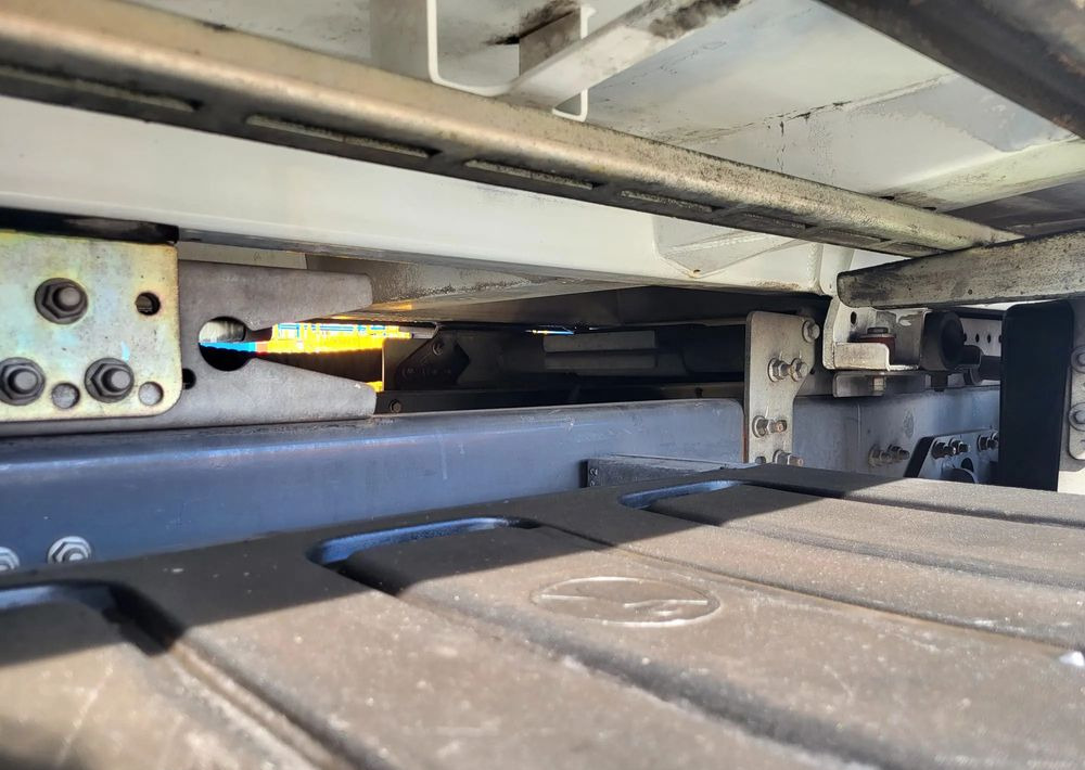 Garbage truck Renault D19 EURO 6: picture 19