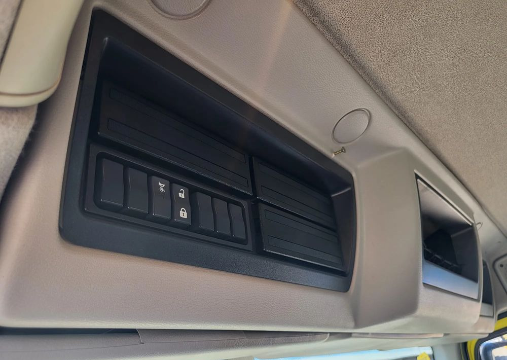 Garbage truck Renault D19 EURO 6: picture 16