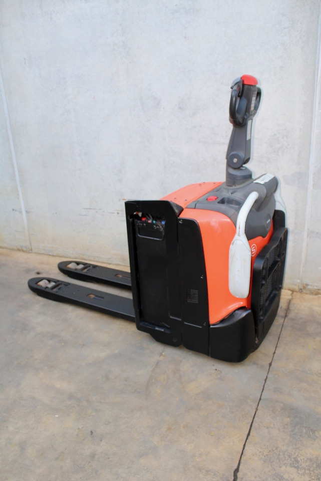 BT LPE 200 - Pallet truck: picture 1 BT LPE 200 - Pallet truck: picture 1