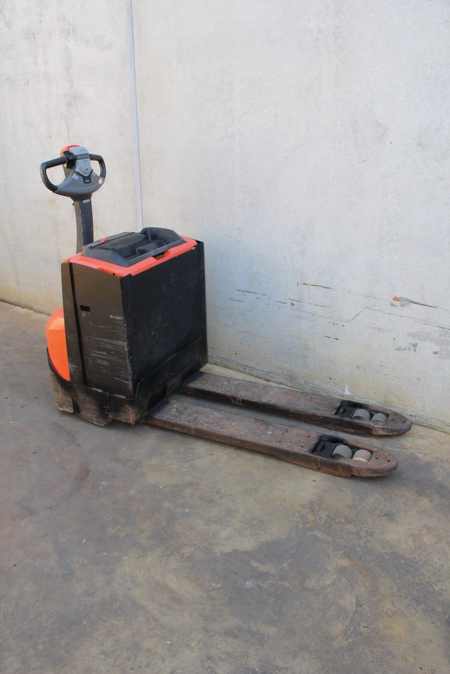 BT LWE 200 - Pallet truck: picture 4 BT LWE 200 - Pallet truck: picture 4