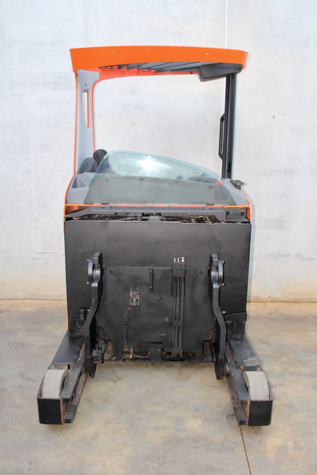 BT RRE 140 H - Reach truck: picture 5 BT RRE 140 H - Reach truck: picture 5