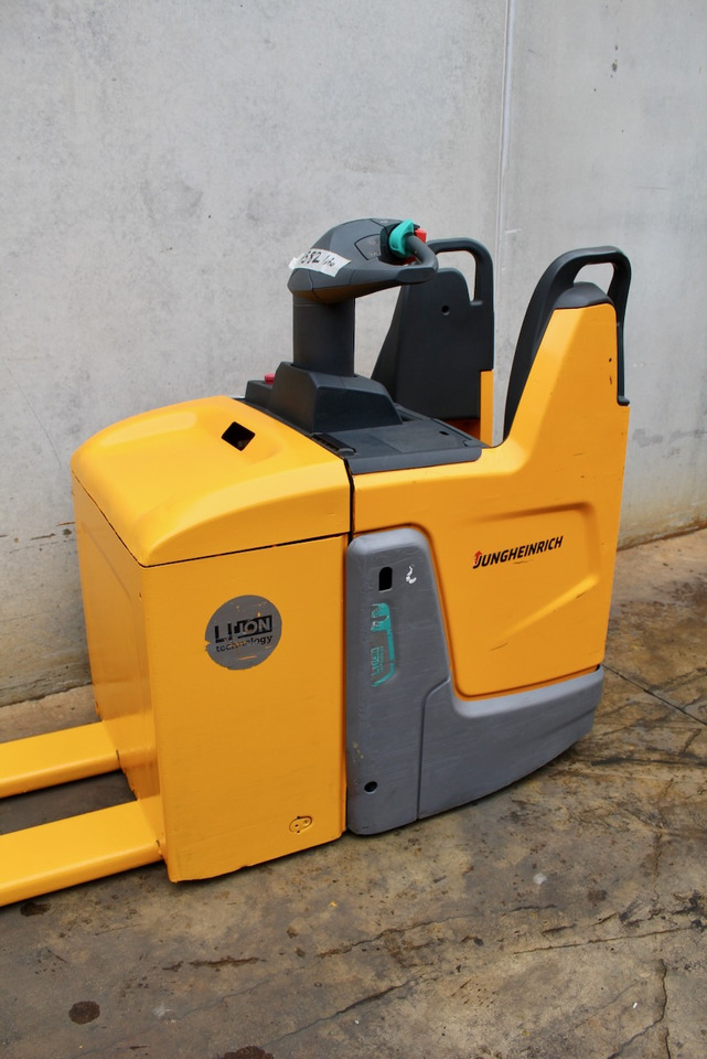 Jungheinrich ERE 125 LI-ION - Pallet truck: picture 2 Jungheinrich ERE 125 LI-ION - Pallet truck: picture 2