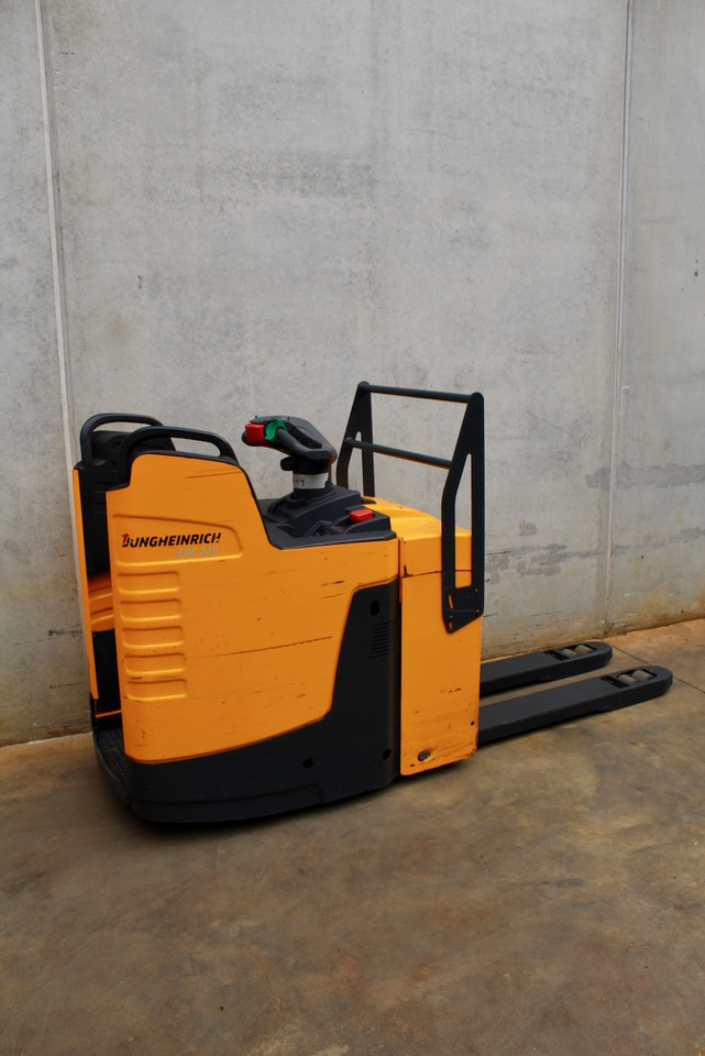 Jungheinrich ERE 225 - Pallet truck: picture 3 Jungheinrich ERE 225 - Pallet truck: picture 3