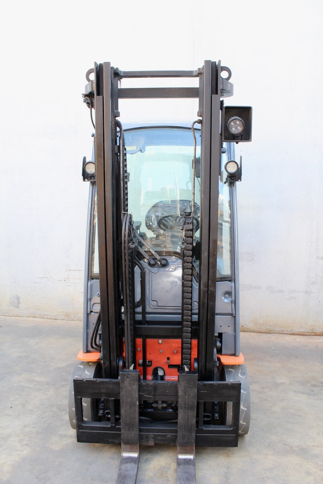 Toyota 8FBE15T - Electric forklift: picture 5 Toyota 8FBE15T - Electric forklift: picture 5