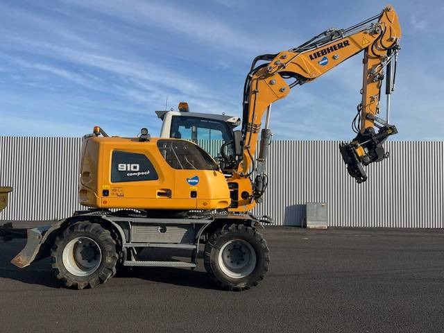 ''Inkommande'' Liebherr A 910 Compact - Wheel excavator: picture 4 ''Inkommande'' Liebherr A 910 Compact - Wheel excavator: picture 4
