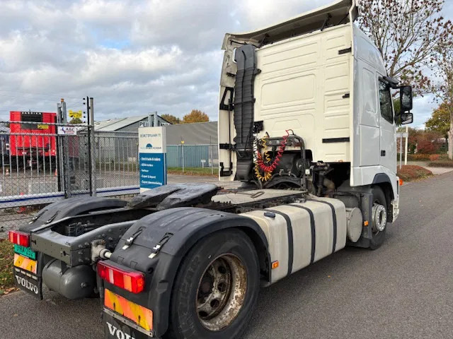Volvo FH 12 420 4x2T Globetrotter 720.000km!! Analog tacho MOT 06-2026 - Tractor unit: picture 5 Volvo FH 12 420 4x2T Globetrotter 720.000km!! Analog tacho MOT 06-2026 - Tractor unit: picture 5