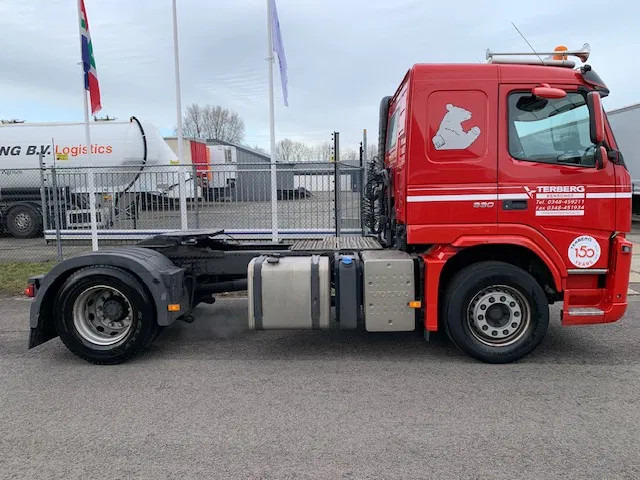 Volvo FM 340 Euro 5 sleeper cab low milage! - Tractor unit: picture 4 Volvo FM 340 Euro 5 sleeper cab low milage! - Tractor unit: picture 4