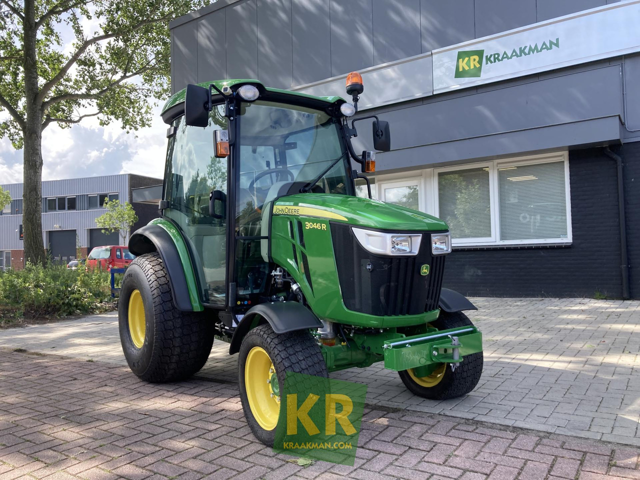 3046R John Deere - Compact tractor: picture 1 3046R John Deere - Compact tractor: picture 1