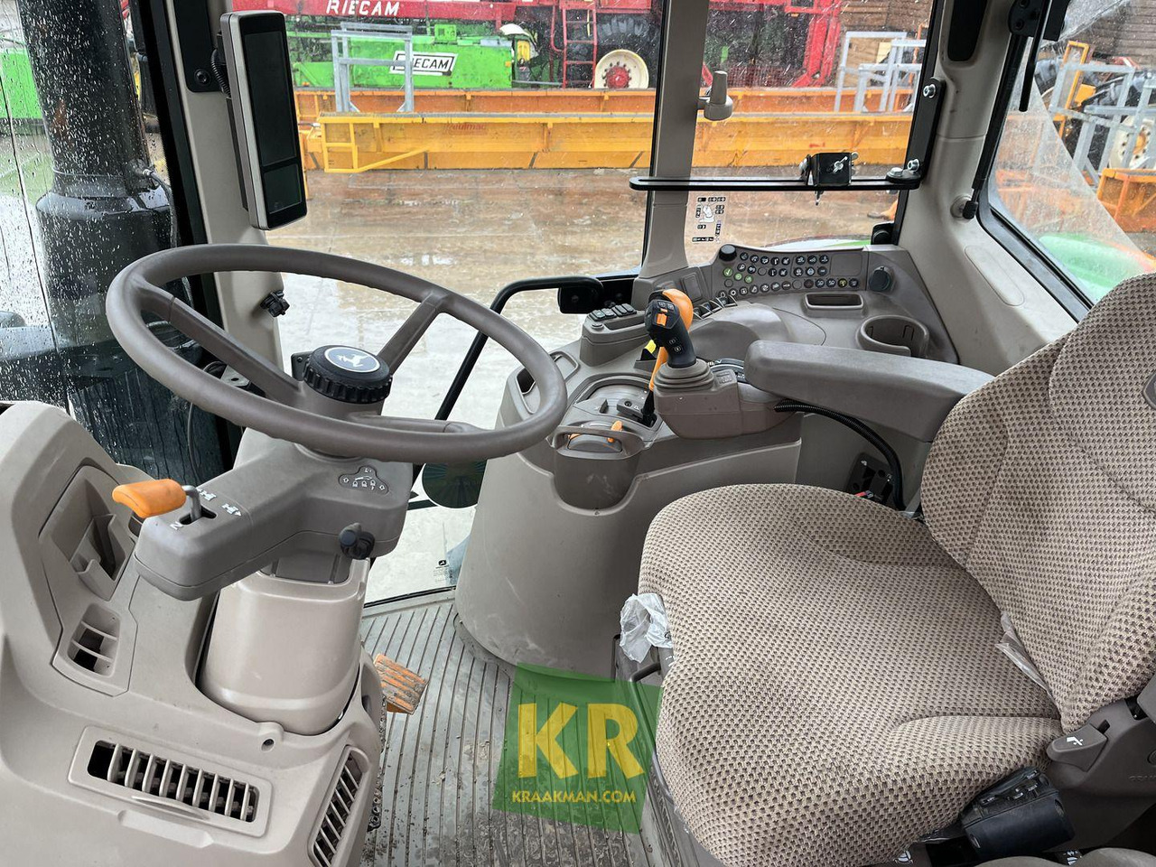 6120M John Deere - Farm tractor: picture 3 6120M John Deere - Farm tractor: picture 3